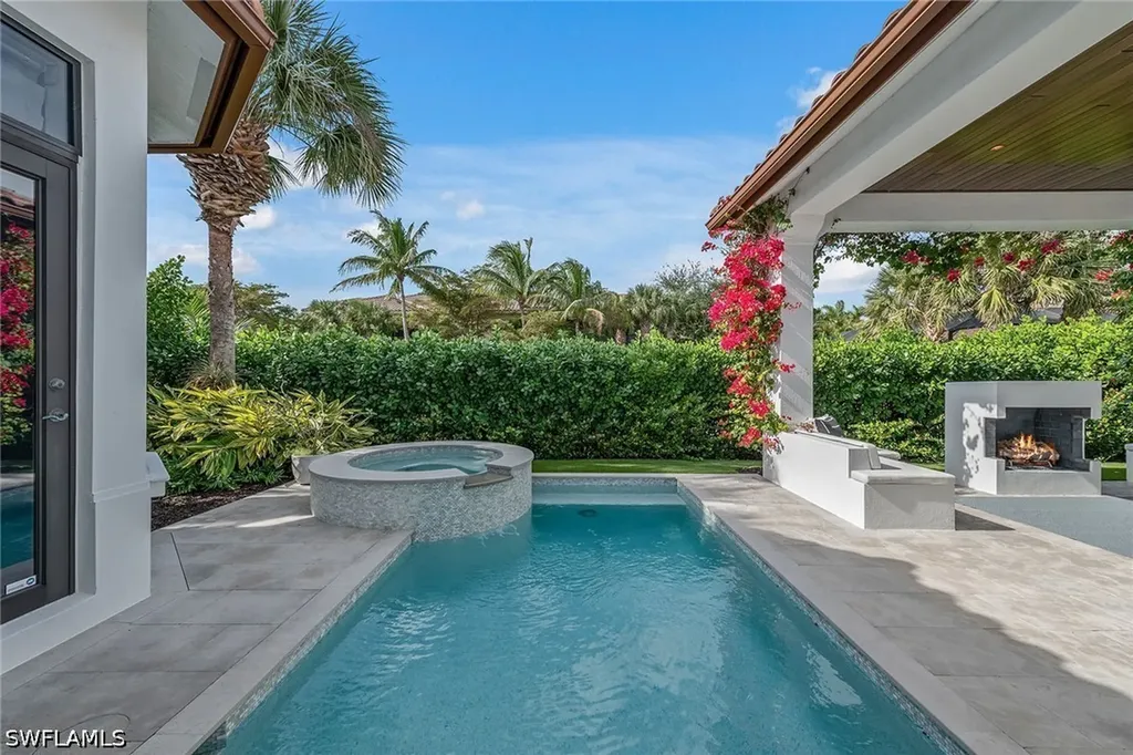 2243 Residence Circle Naples FL 34105