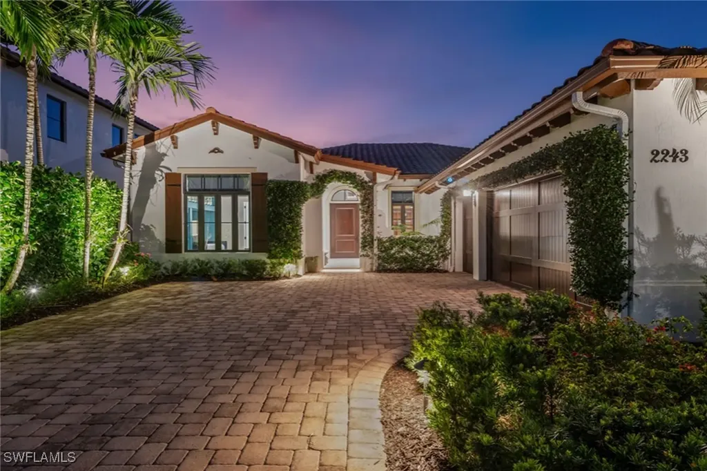 2243 Residence Circle Naples FL 34105