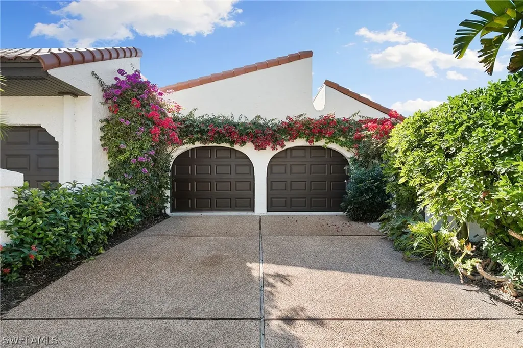 544 Tierra Mar Lane E Naples FL 34108