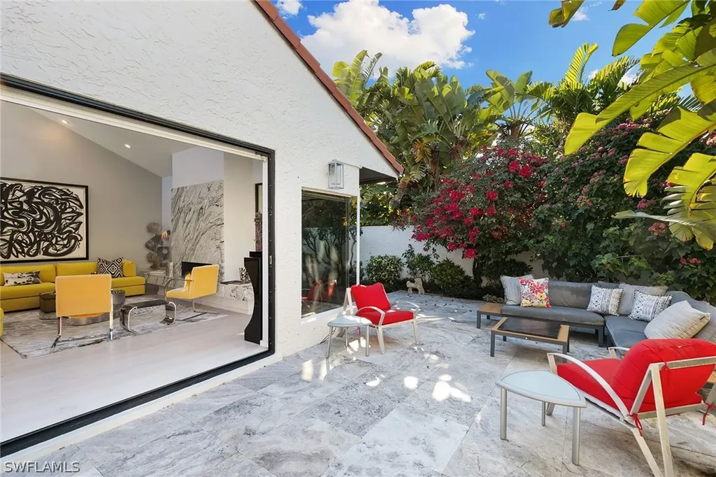 544 Tierra Mar Lane E Naples FL 34108