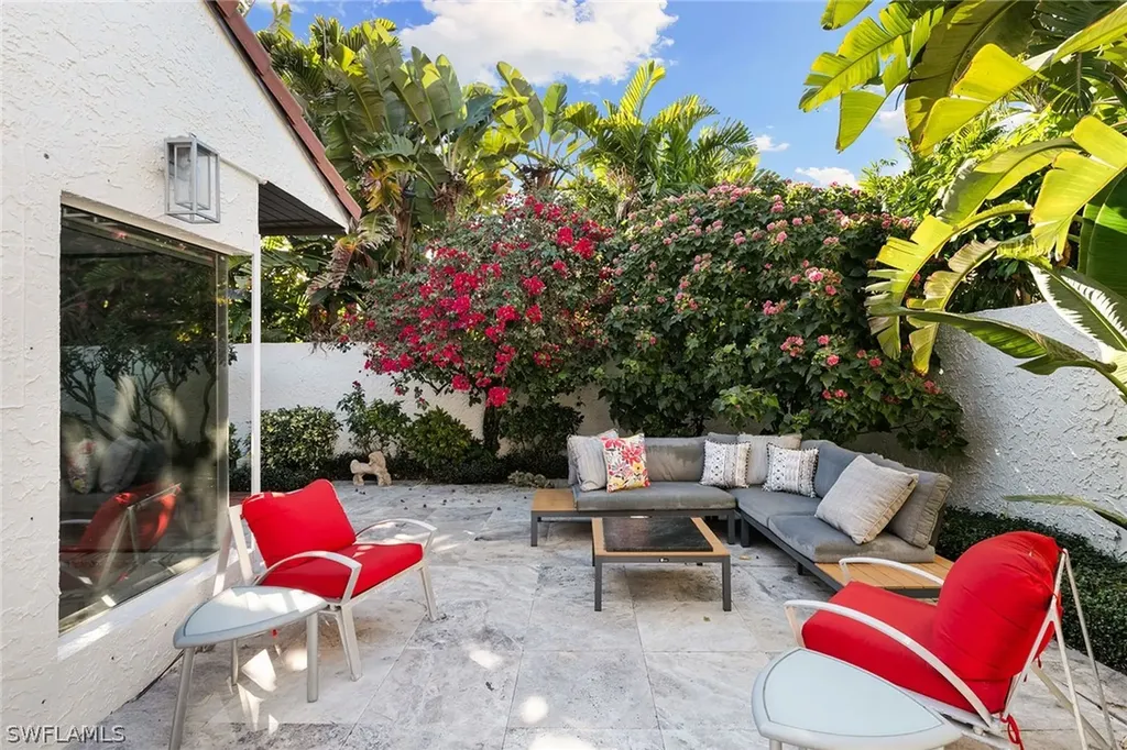 544 Tierra Mar Lane E Naples FL 34108
