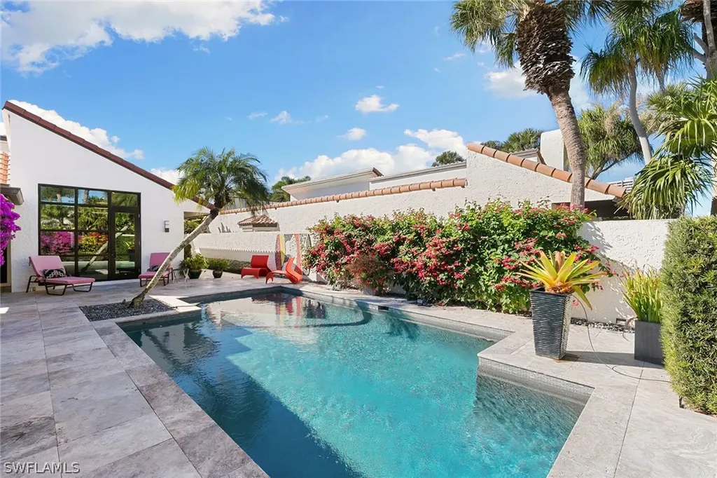 544 Tierra Mar Lane E Naples FL 34108