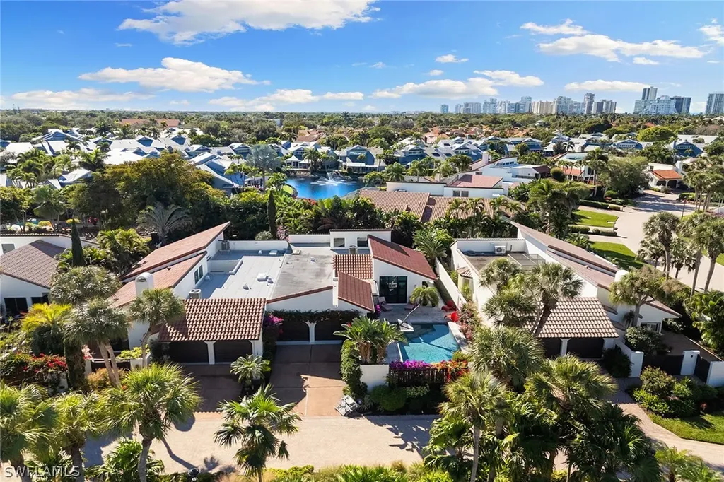 544 Tierra Mar Lane E Naples FL 34108