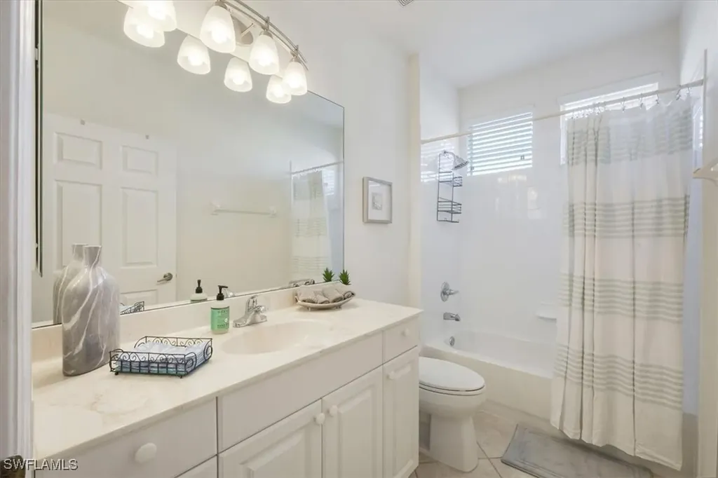 3057 Driftwood Way Naples FL 34109