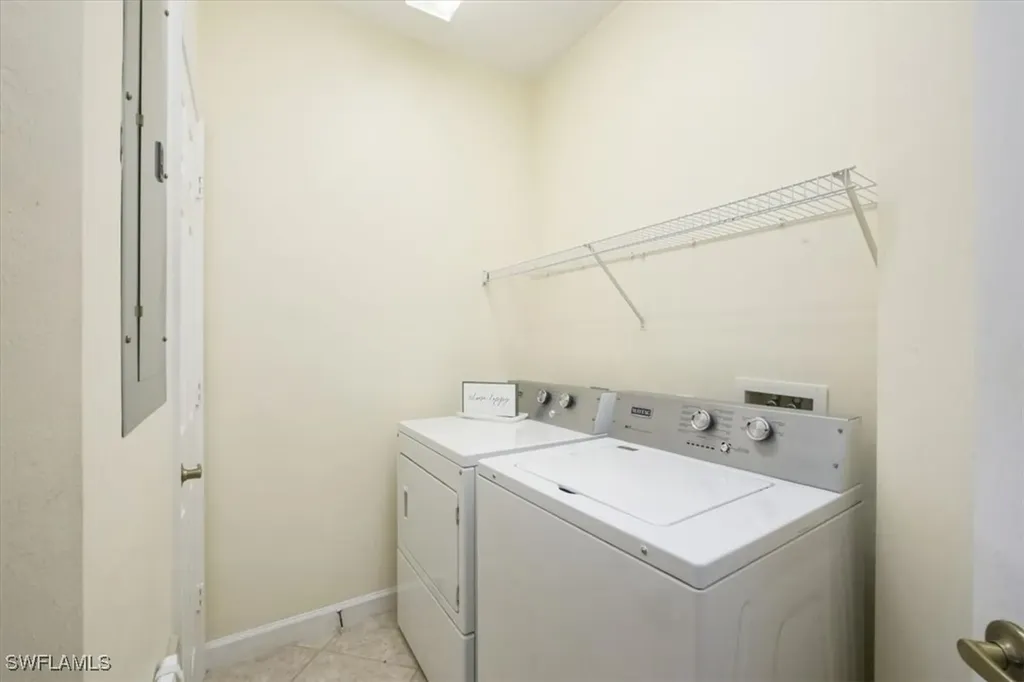 3057 Driftwood Way Naples FL 34109