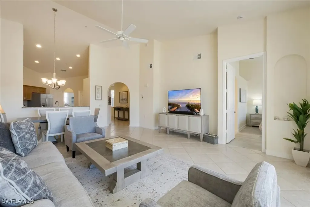 3057 Driftwood Way Naples FL 34109
