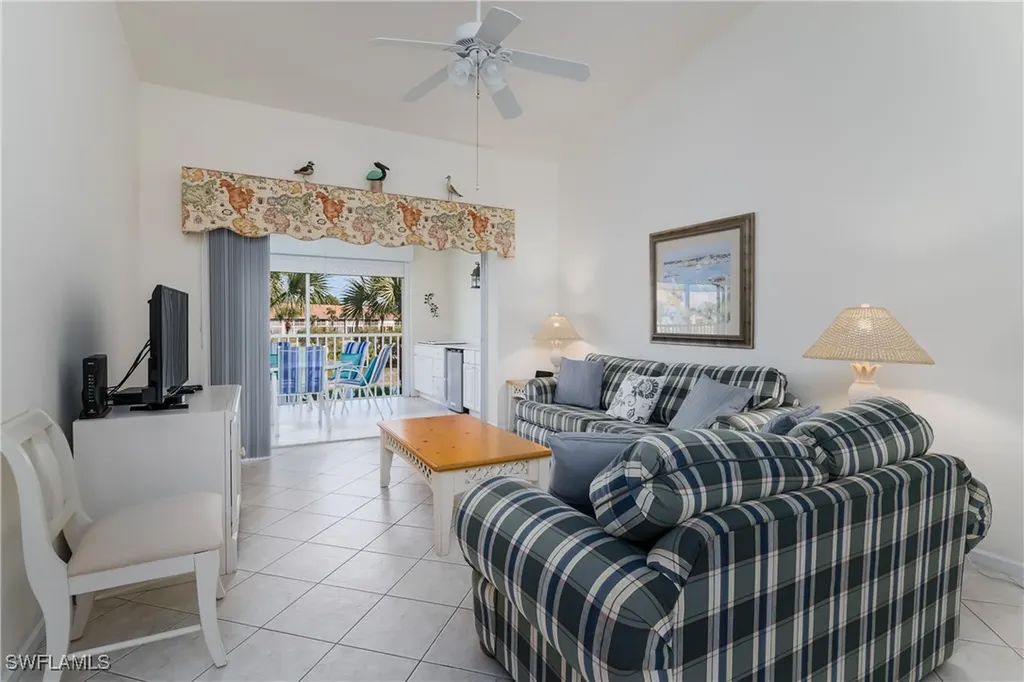 6810 Beach Resort Drive Naples FL 34114