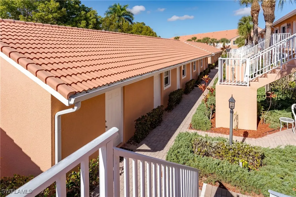 6810 Beach Resort Drive Naples FL 34114
