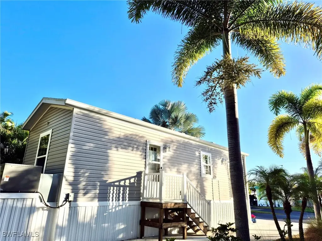 173 Redwood Lane Naples FL 34114