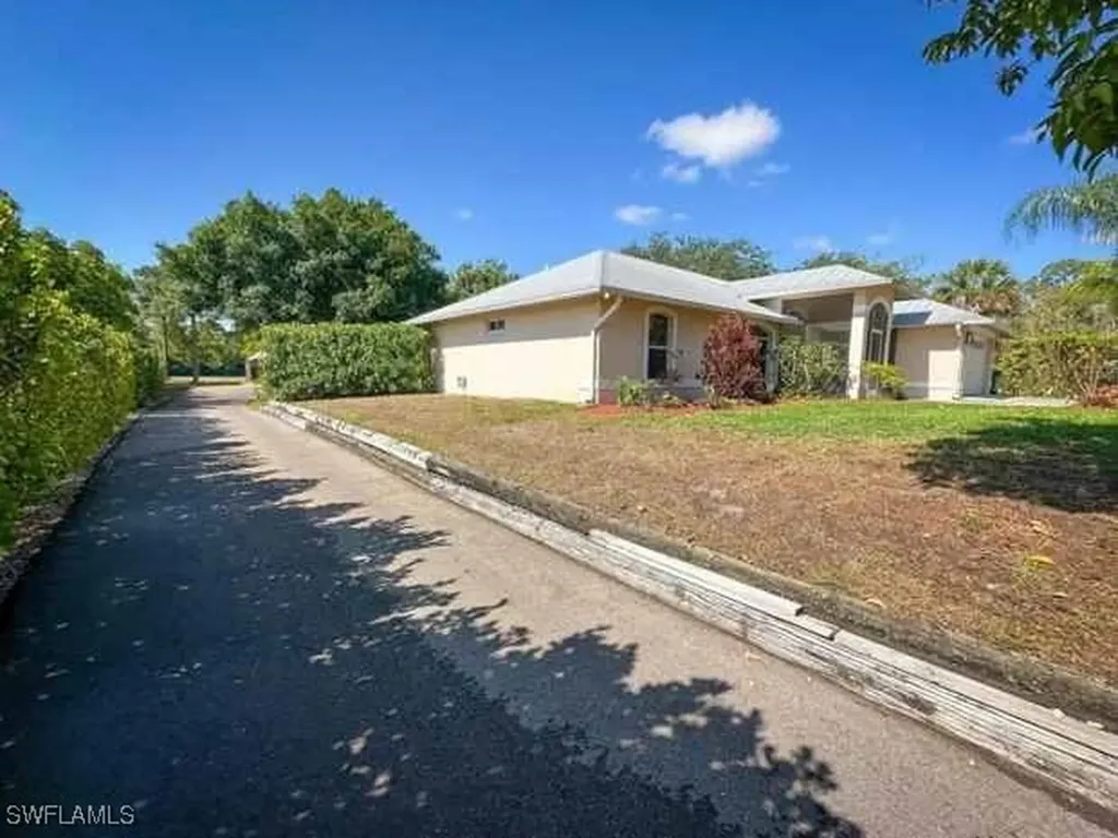 3790 35th Avenue NE Naples FL 34120