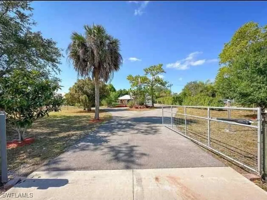 3790 35th Avenue NE Naples FL 34120