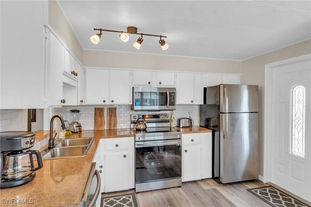 132 Nicklaus Boulevard North Fort Myers FL 33903