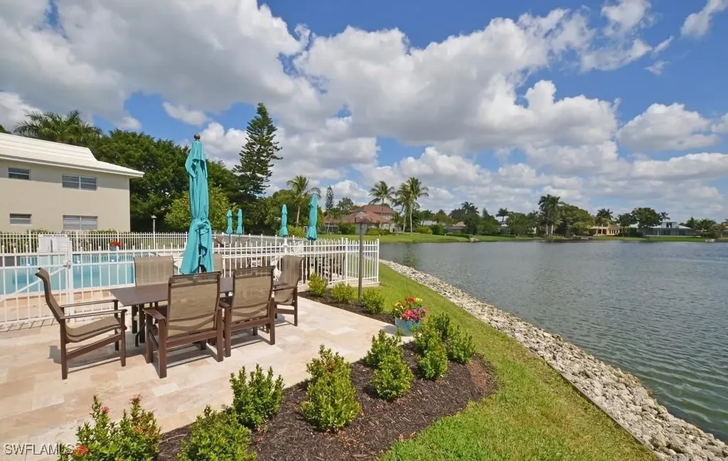 4180 Crayton Road Naples FL 34103