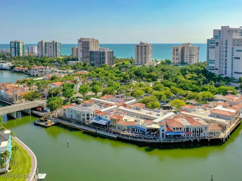 4180 Crayton Road Naples FL 34103