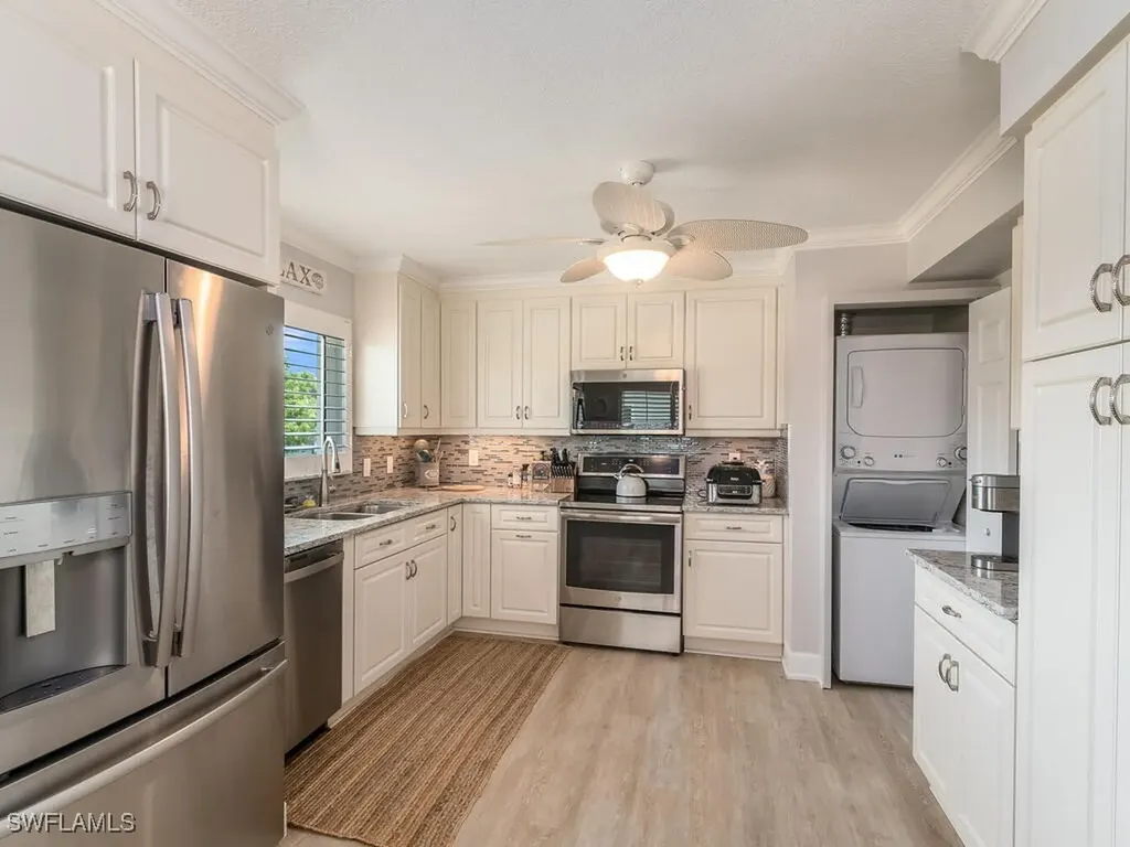 4180 Crayton Road Naples FL 34103