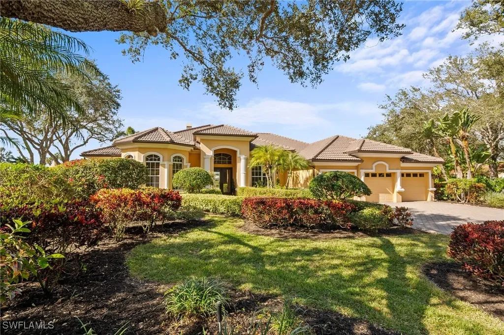 Naples FL, 527 Terracina Way