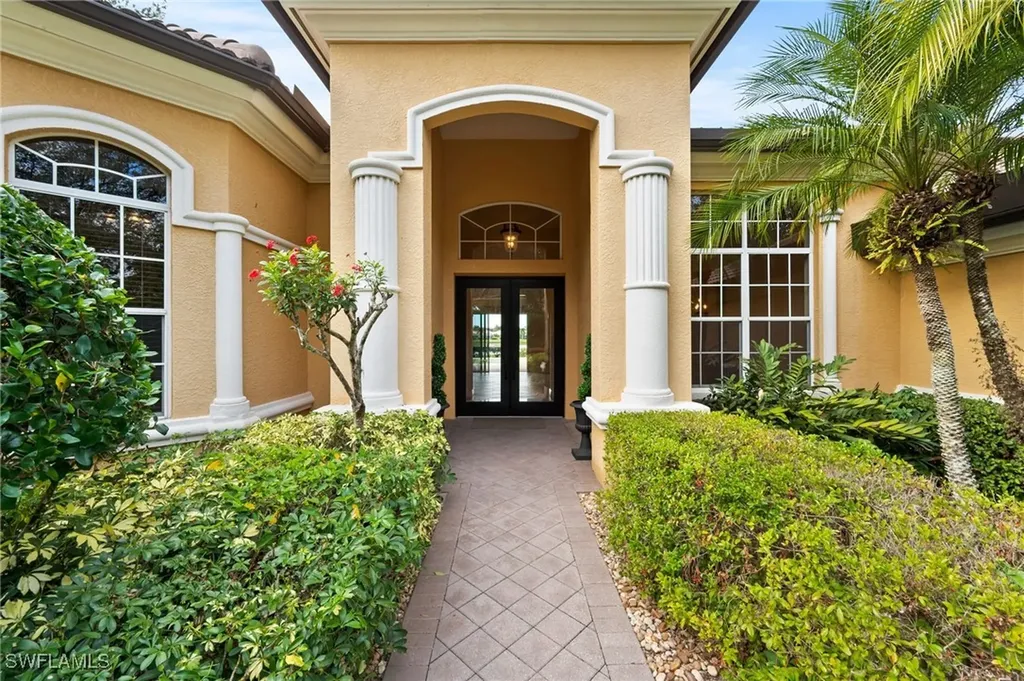 527 Terracina Way Naples FL 34119