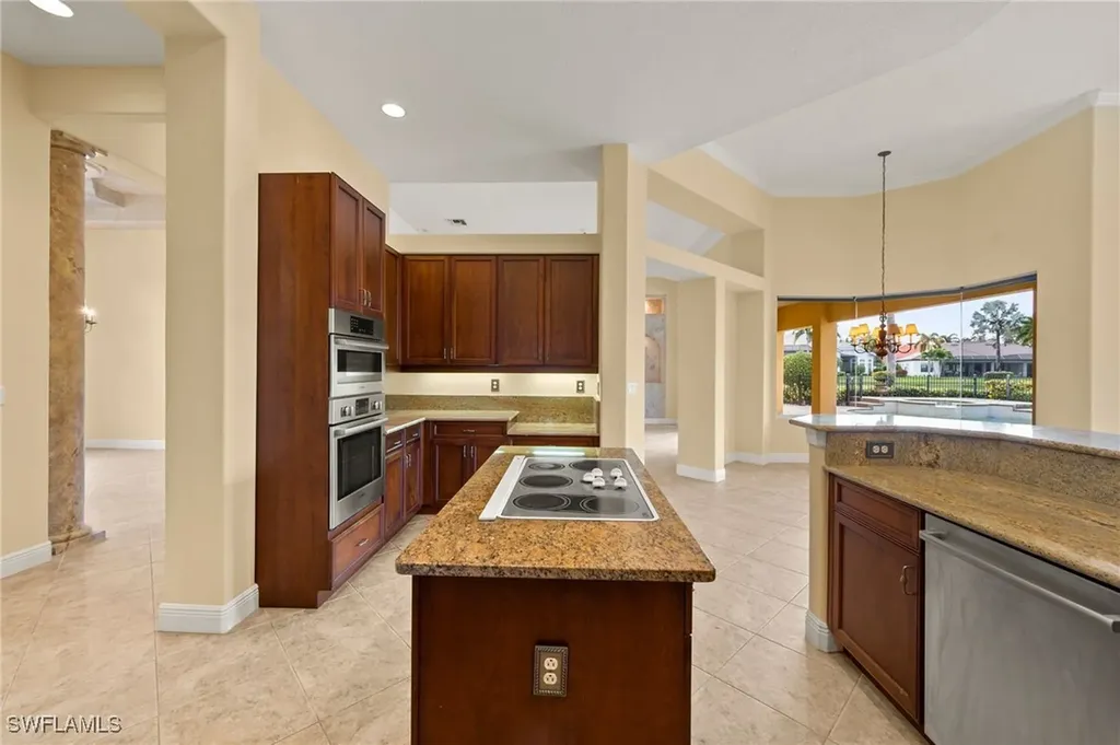 527 Terracina Way Naples FL 34119