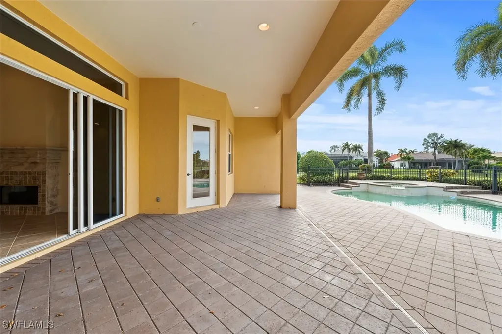 527 Terracina Way Naples FL 34119
