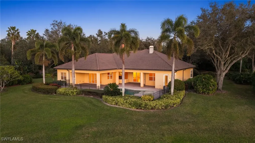 527 Terracina Way Naples FL 34119