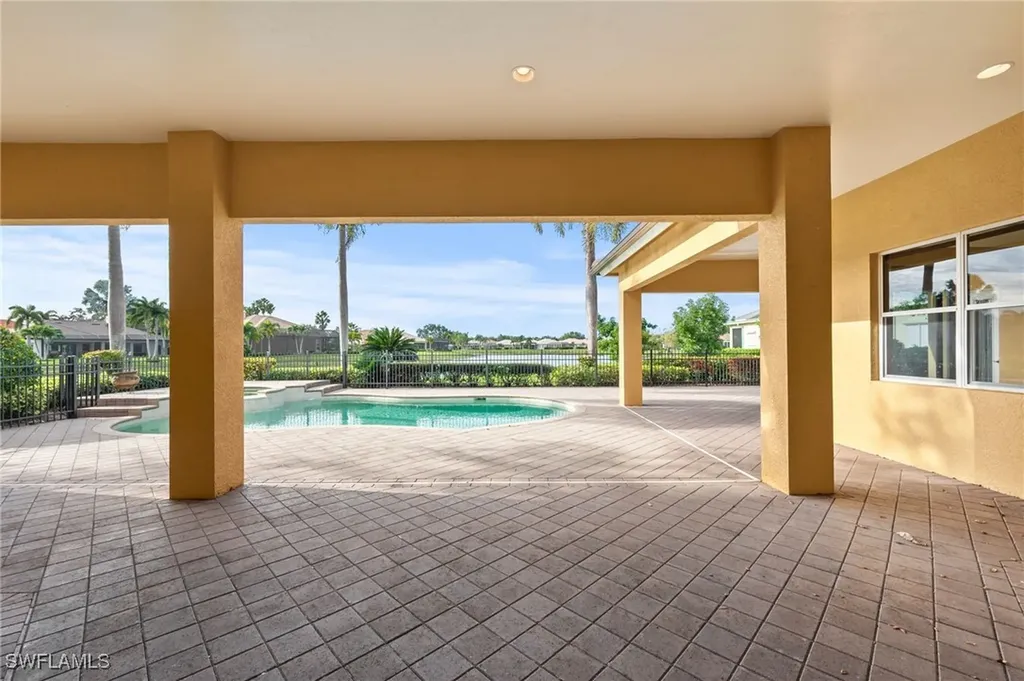 527 Terracina Way Naples FL 34119