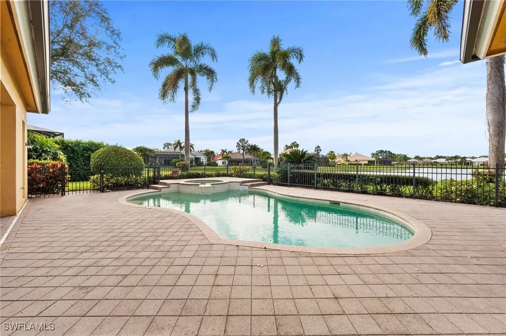 527 Terracina Way Naples FL 34119