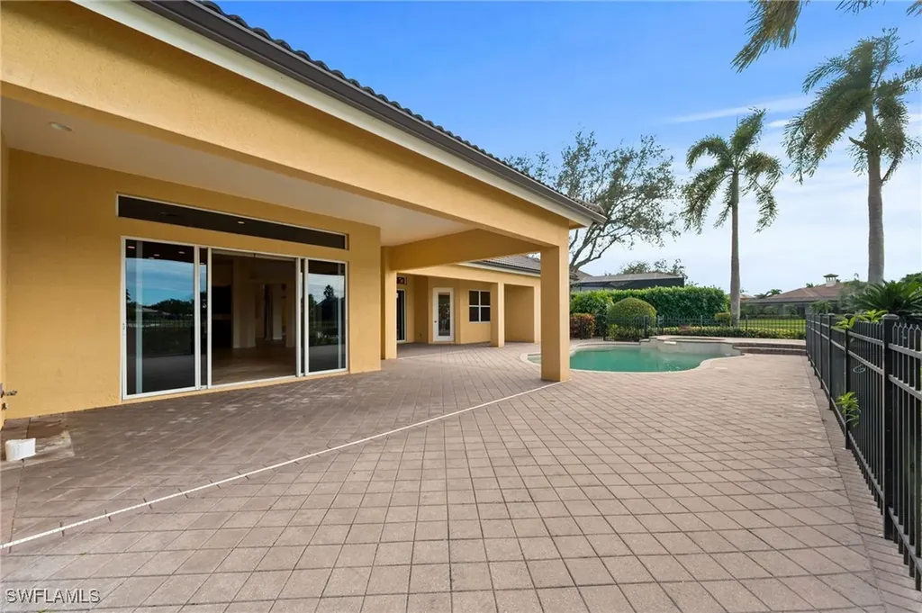 527 Terracina Way Naples FL 34119
