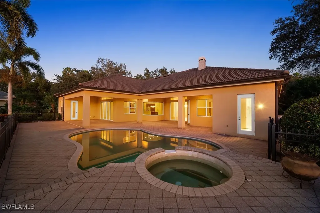 527 Terracina Way Naples FL 34119