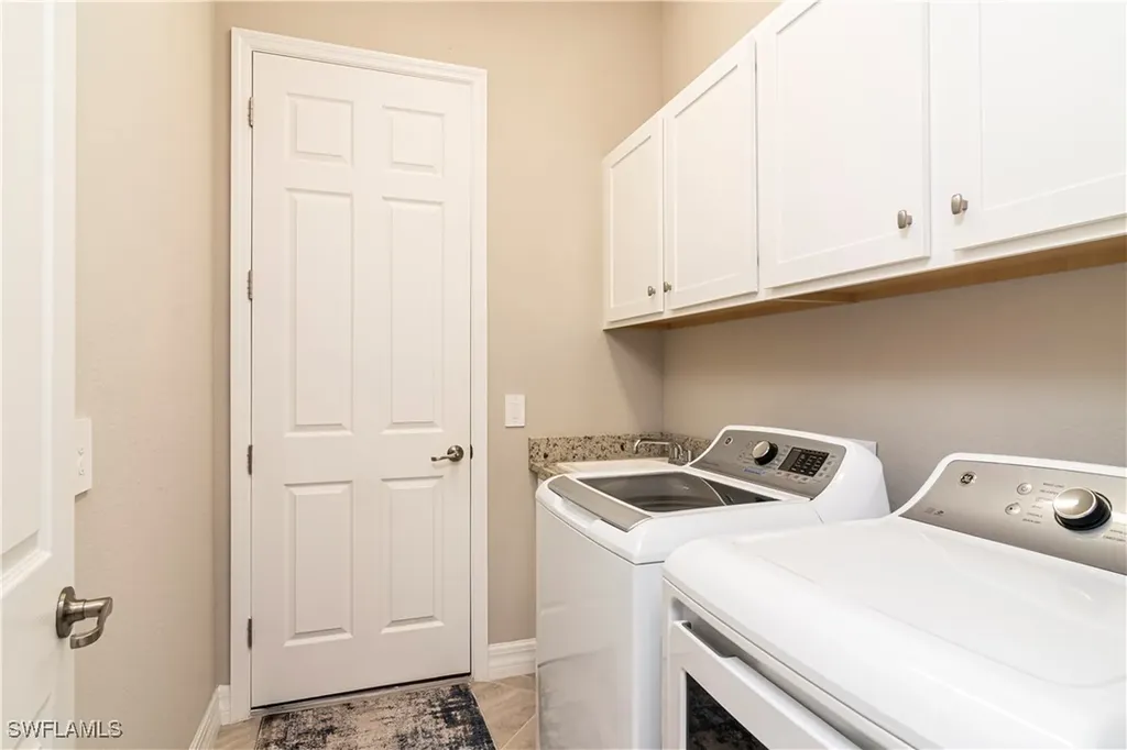 28072 Foxrock Court Bonita Springs FL 34135