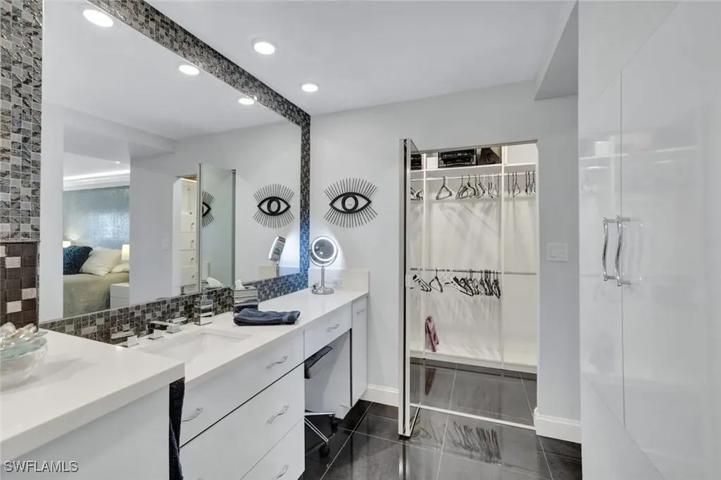 555 Park Shore Drive Naples FL 34103