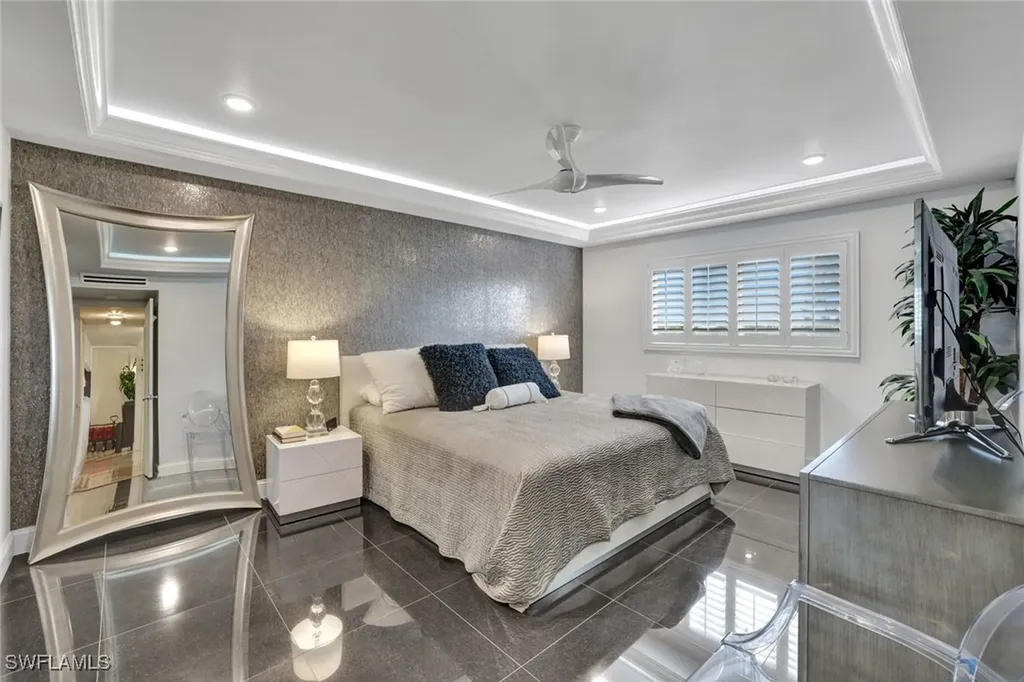 555 Park Shore Drive Naples FL 34103