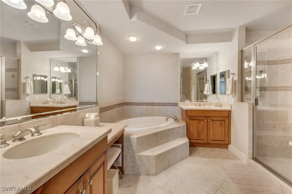 580 El Camino Real Naples FL 34119