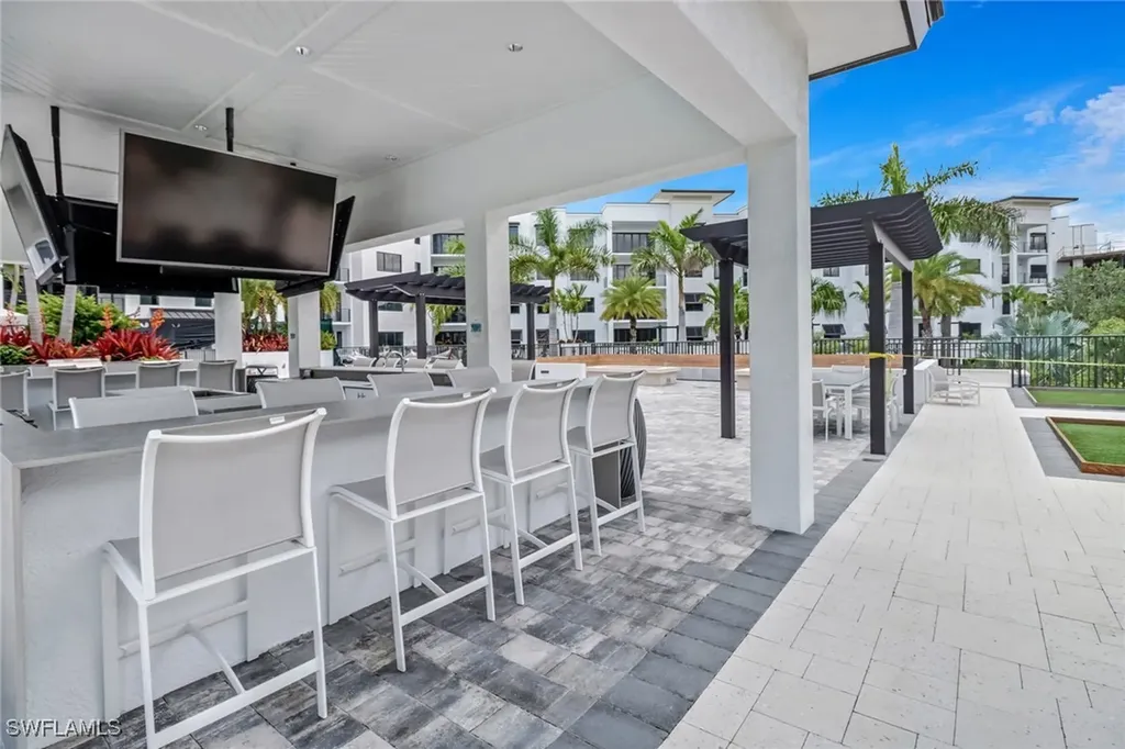 1115 Central Avenue Naples FL 34102