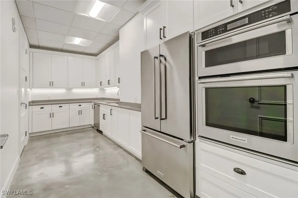 1115 Central Avenue Naples FL 34102