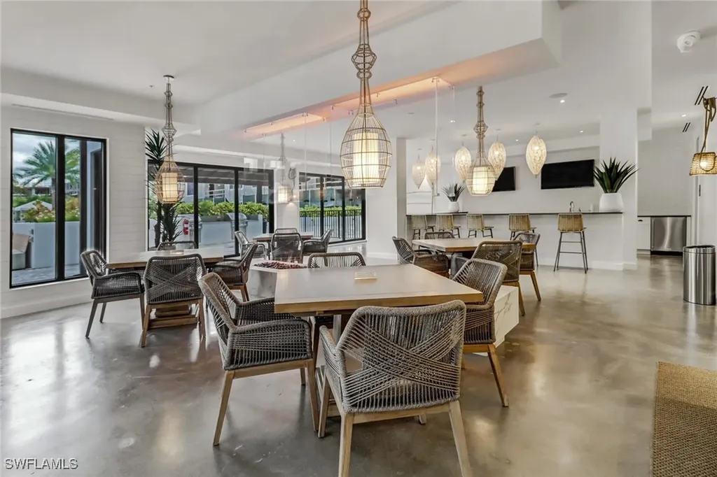 1115 Central Avenue Naples FL 34102