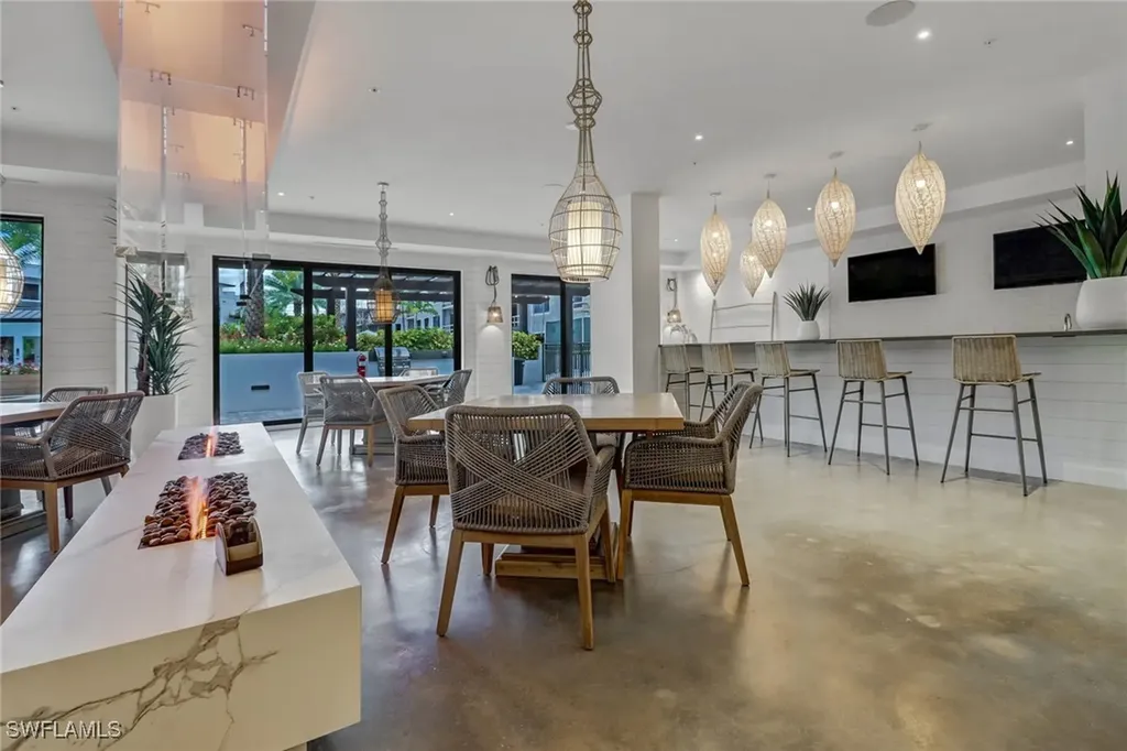1115 Central Avenue Naples FL 34102