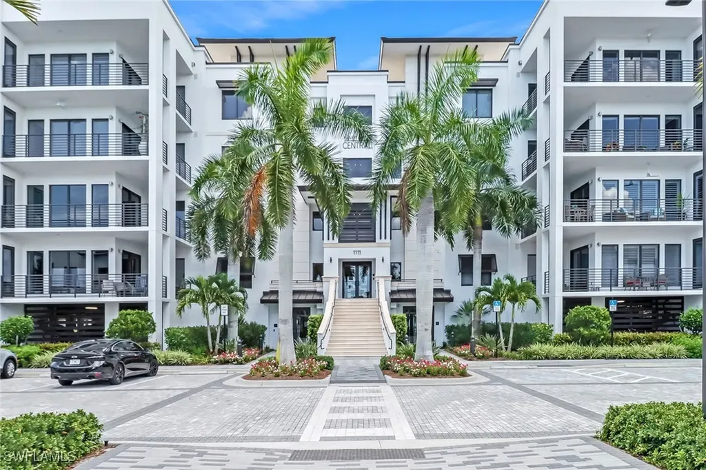 1115 Central Avenue Naples FL 34102