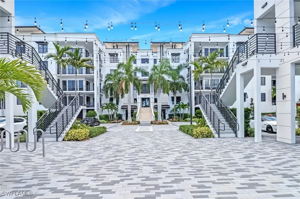 1115 Central Avenue Naples FL 34102