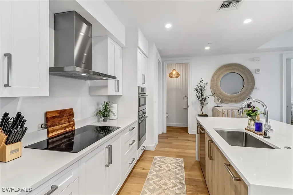 1115 Central Avenue Naples FL 34102