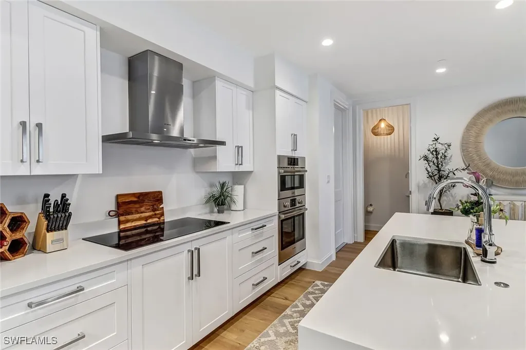 1115 Central Avenue Naples FL 34102