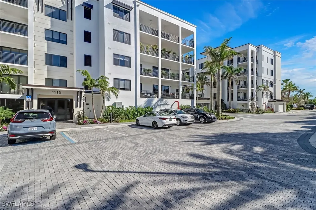 1115 Central Avenue Naples FL 34102