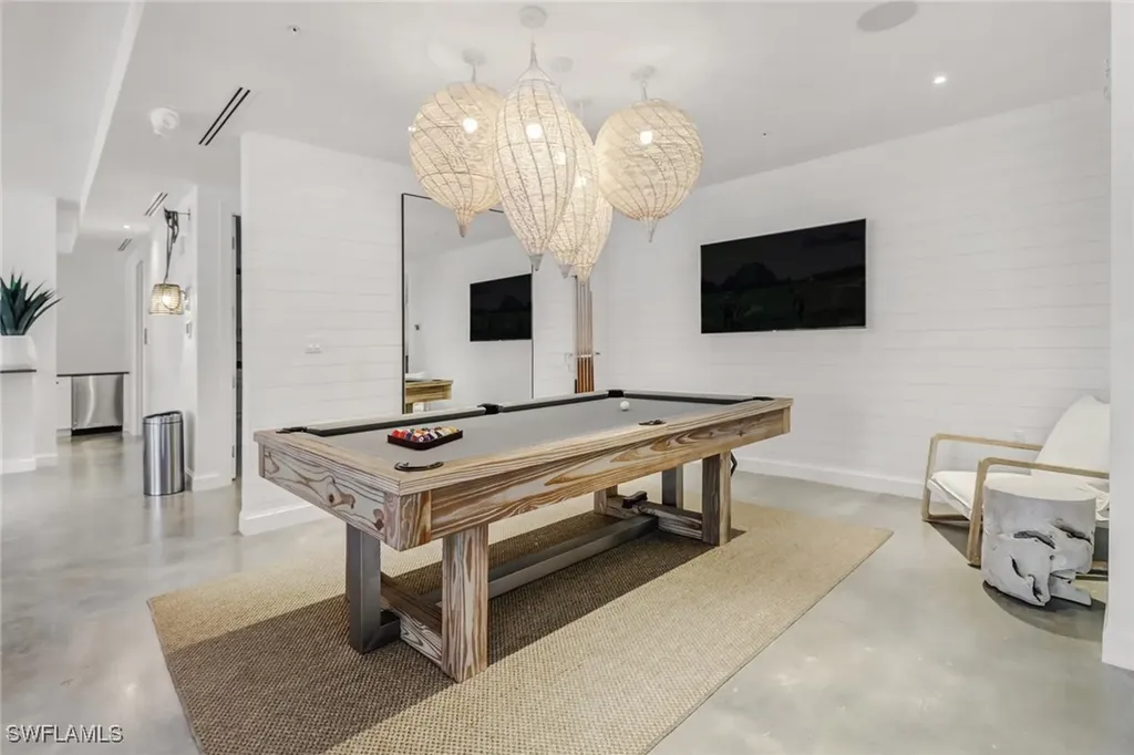 1115 Central Avenue Naples FL 34102
