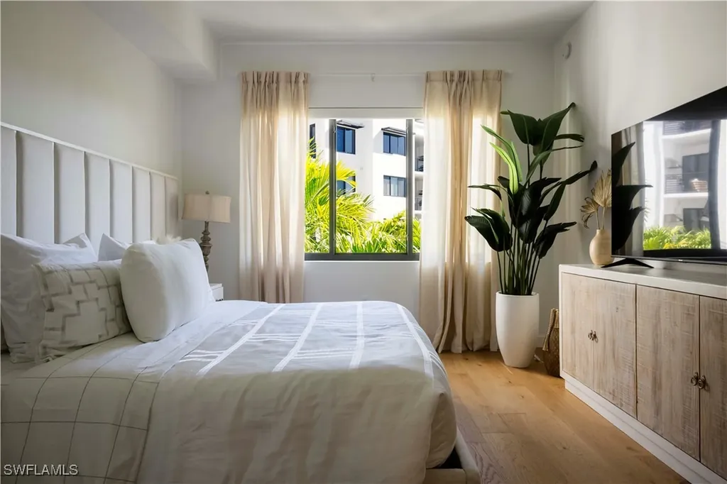 1115 Central Avenue Naples FL 34102