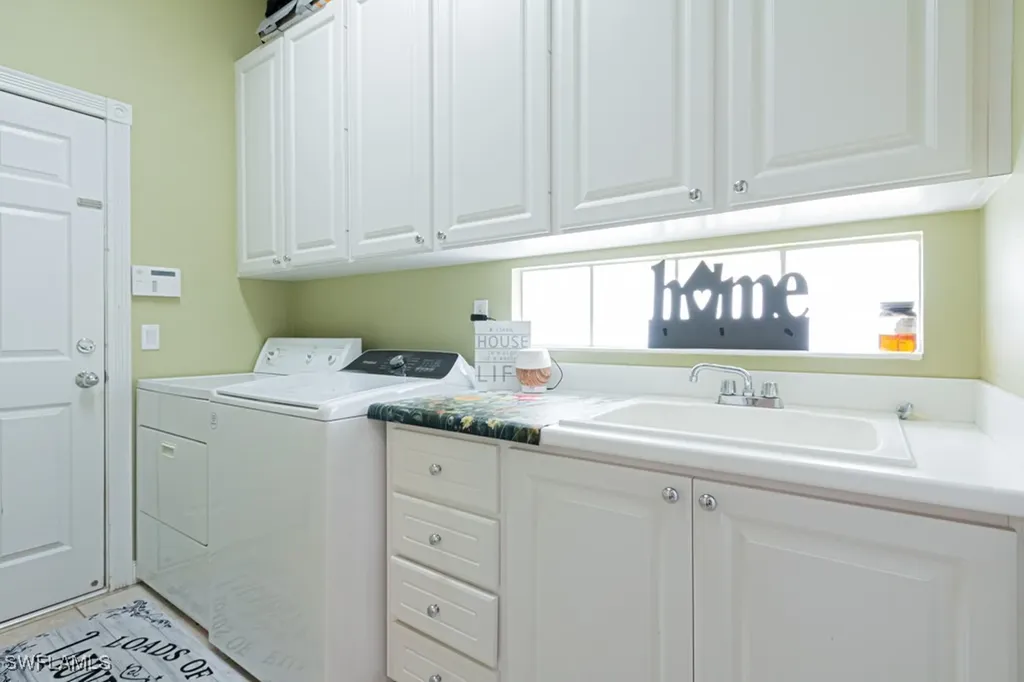 2258 Heydon Circle W Naples FL 34120
