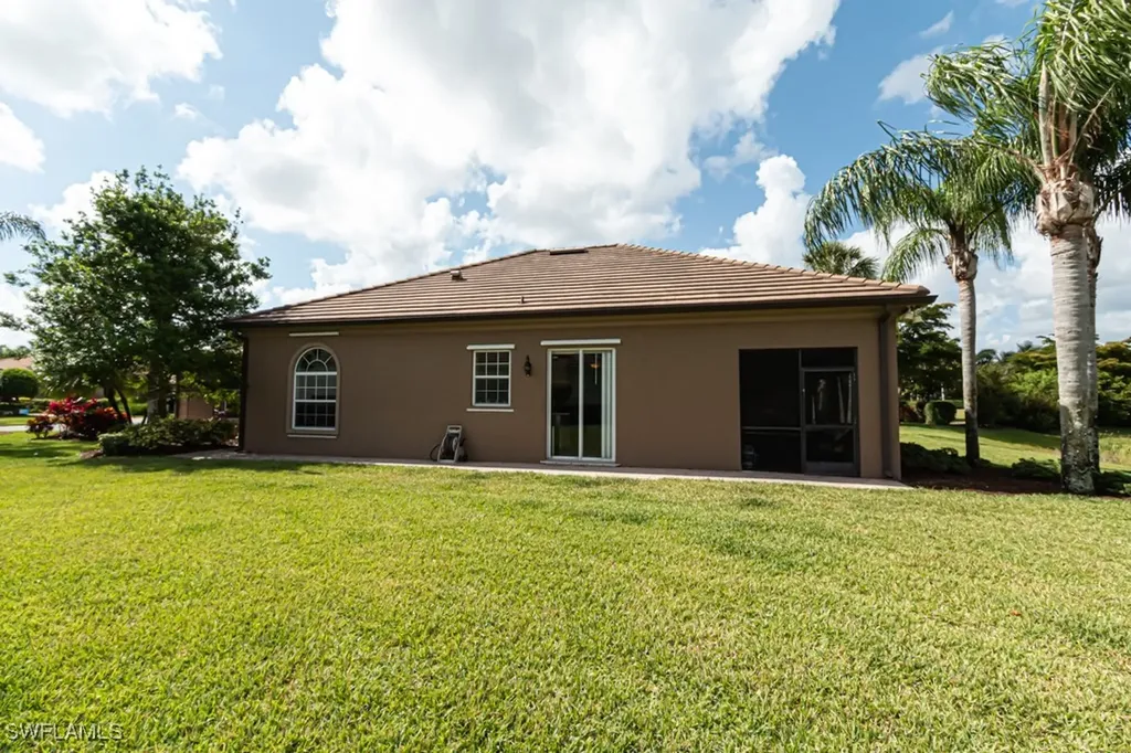 2258 Heydon Circle W Naples FL 34120