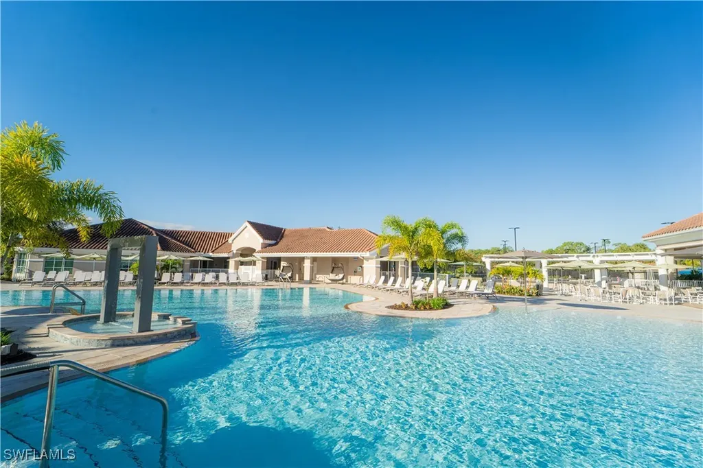 462 Preswick Lane SW Naples FL 34120