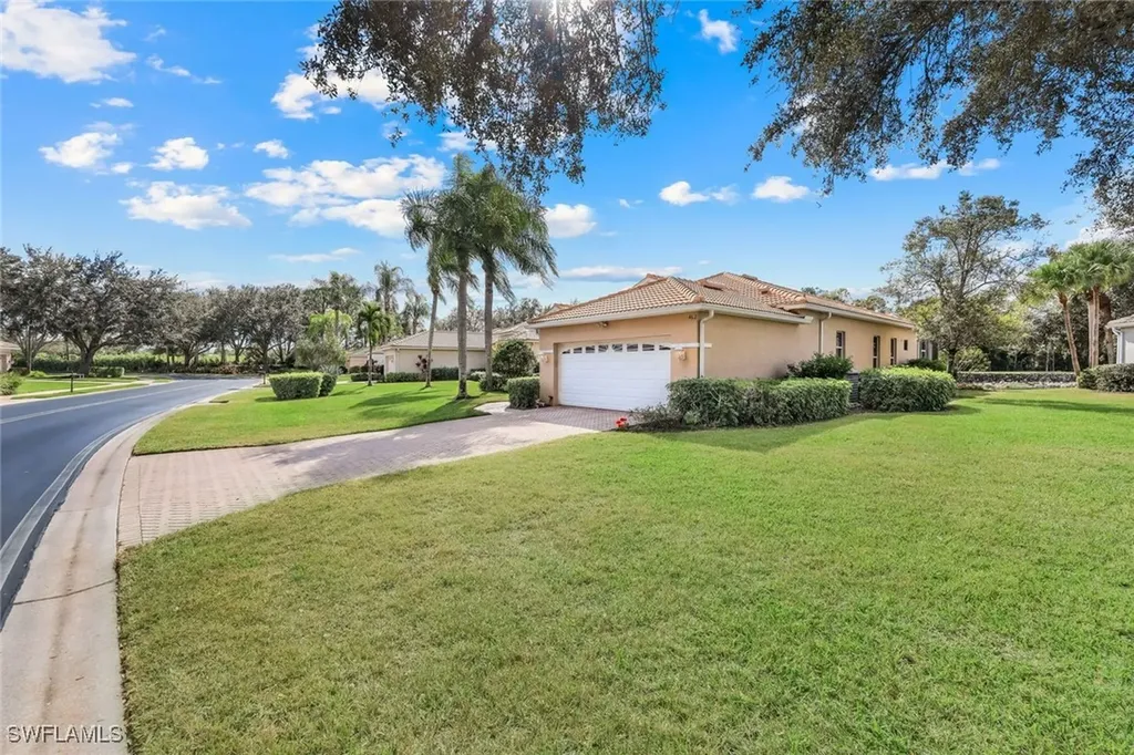 462 Preswick Lane SW Naples FL 34120