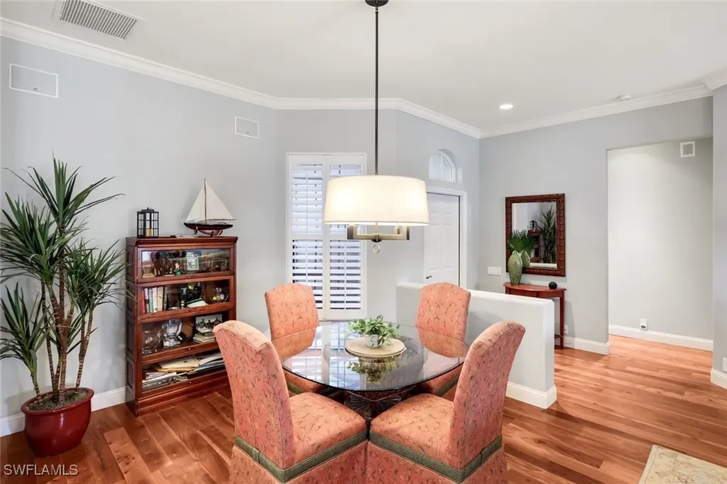 462 Preswick Lane SW Naples FL 34120