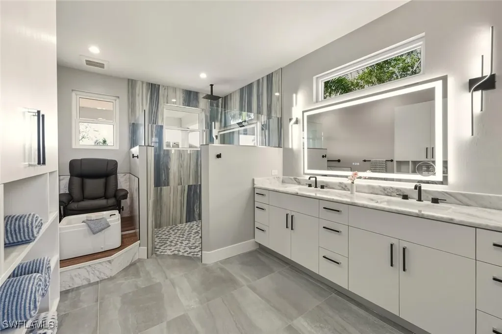 27088 Del Lane Bonita Springs FL 34135