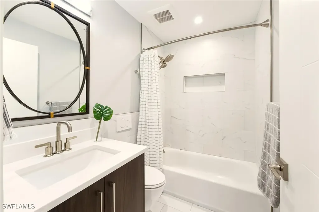 27088 Del Lane Bonita Springs FL 34135